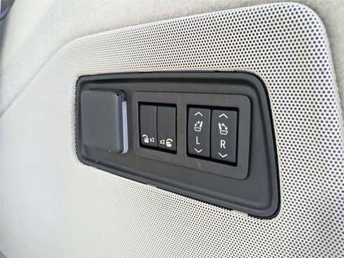 Used 2025 Cadillac Escalade Sport Platinum w/ LPO, Floor Liner Package AWD/4WD image 9
