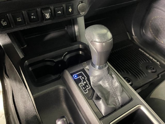 Used 2020 Toyota Tacoma TRD Sport w/ Technology Package AWD/4WD image 9