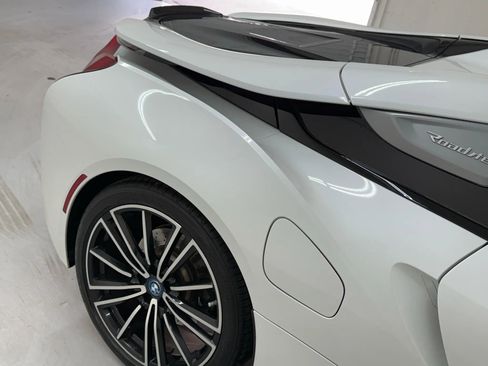 Used 2019 BMW i8 Roadster image 14