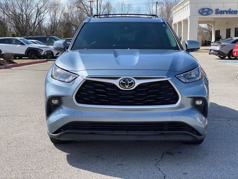 Used 2020 Toyota Highlander XLE image 2