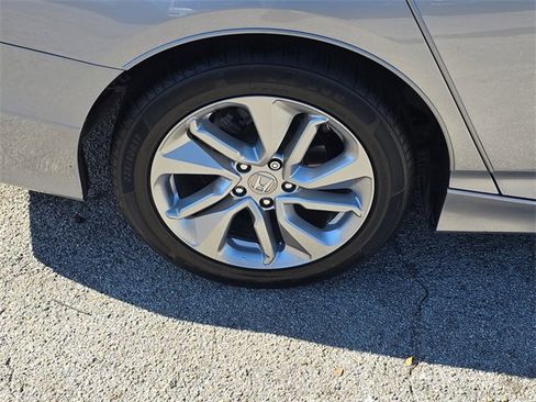 Used 2020 Honda Accord LX image 5