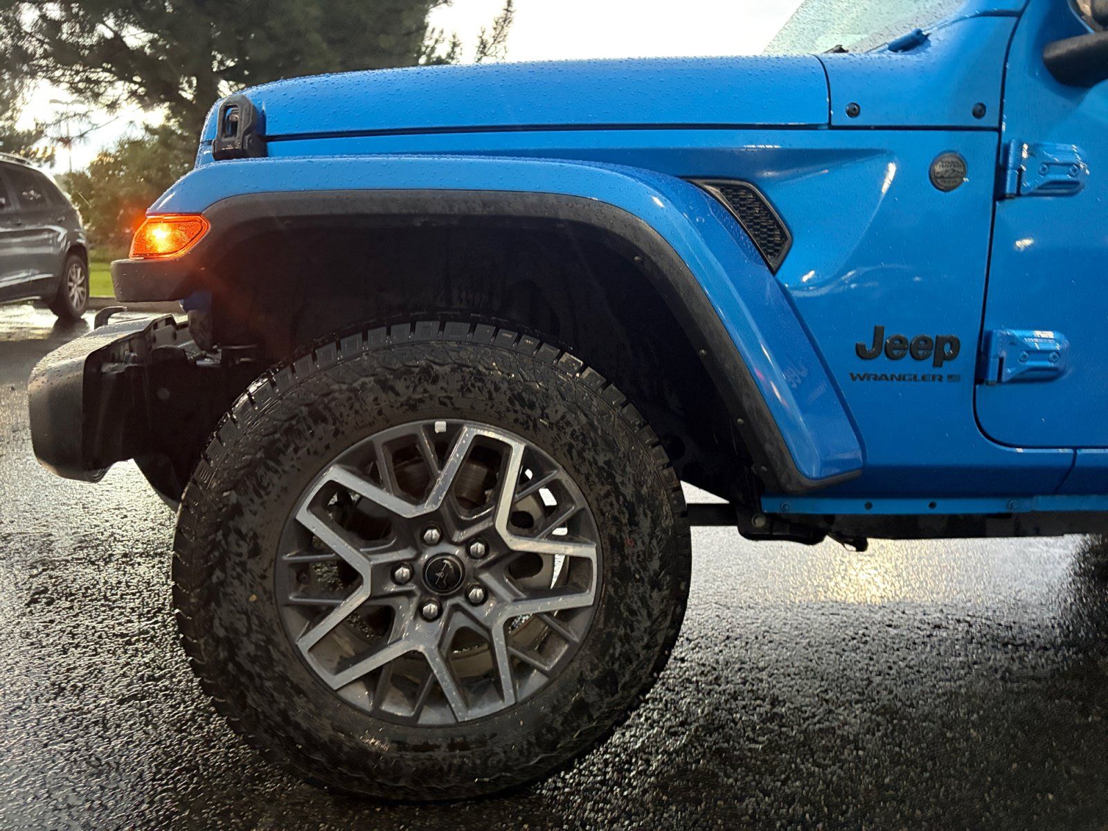 Used 2025 Jeep Wrangler Unlimited Sahara AWD/4WD image 10