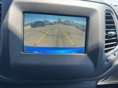Used 2020 Jeep Compass Latitude FWD image 25