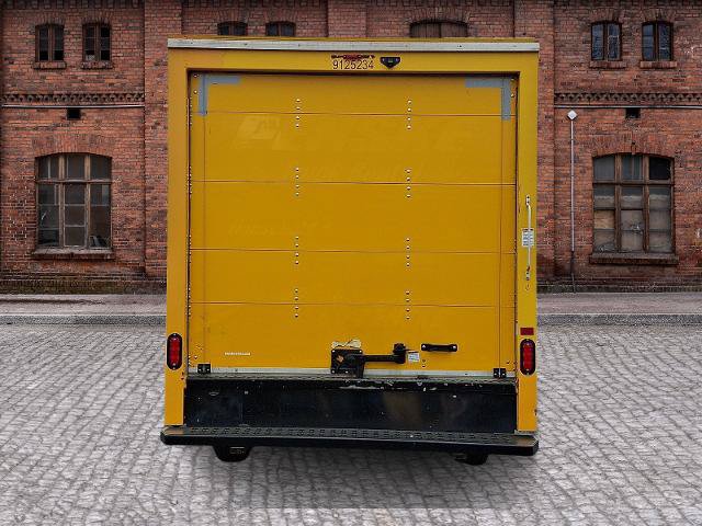 Used 2021 GMC Savana 3500 w/ Power Convenience Package RWD image 5