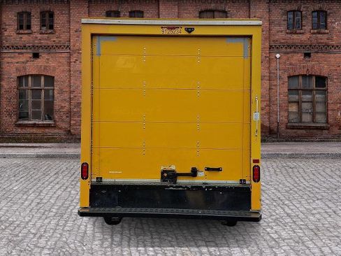 Used 2021 GMC Savana 3500 w/ Power Convenience Package image 5