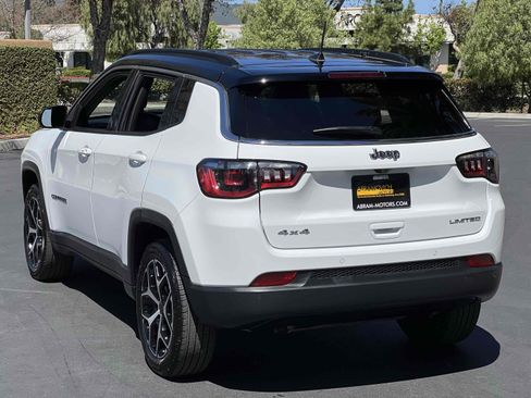 Used 2025 Jeep Compass Limited AWD/4WD image 19