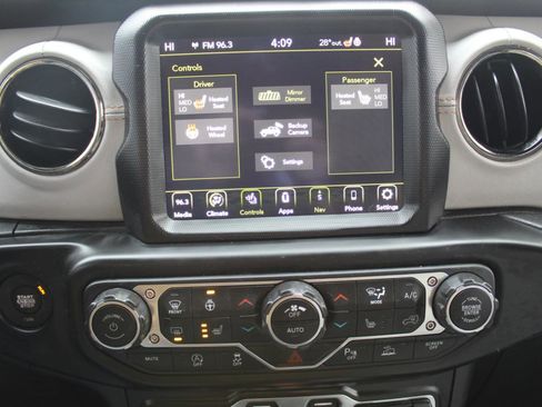 Used 2023 Jeep Wrangler Unlimited Sahara image 18