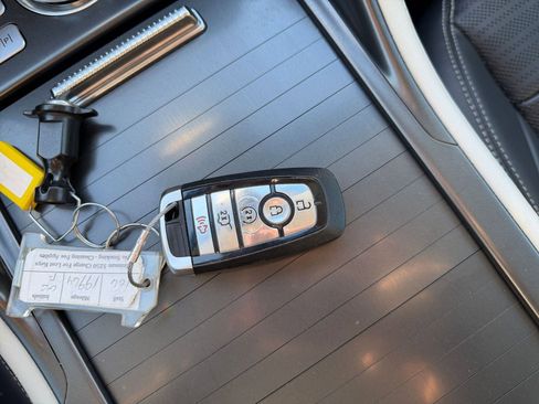 Used 2024 Lincoln Nautilus Reserve image 23