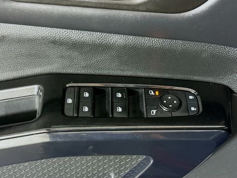 Used 2022 Nissan Pathfinder SV w/ SV Black Package FWD image 24