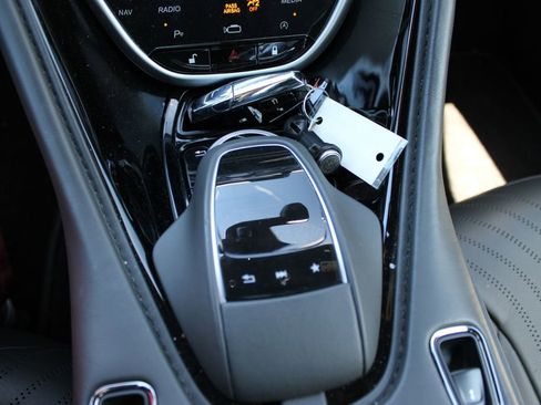 Used 2020 Aston Martin DB11 Volante RWD image 19