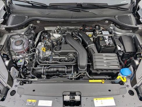 New 2026 Volkswagen Taos SEL image 19