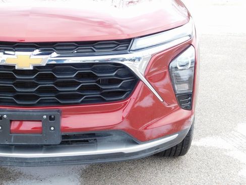 Used 2025 Chevrolet Trax LT image 9