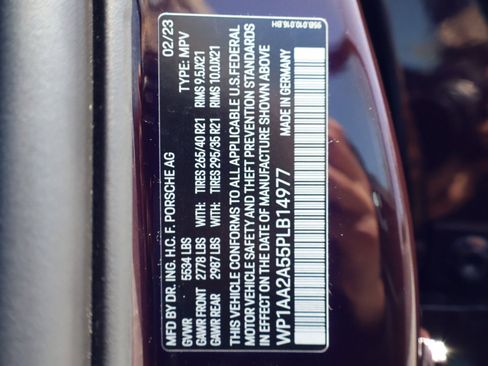 Certified 2023 Porsche Macan AWD/4WD image 29