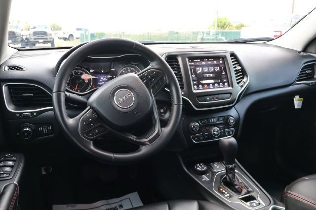 Used 2020 Jeep Cherokee Trailhawk w/ Cold Weather Group AWD/4WD image 10