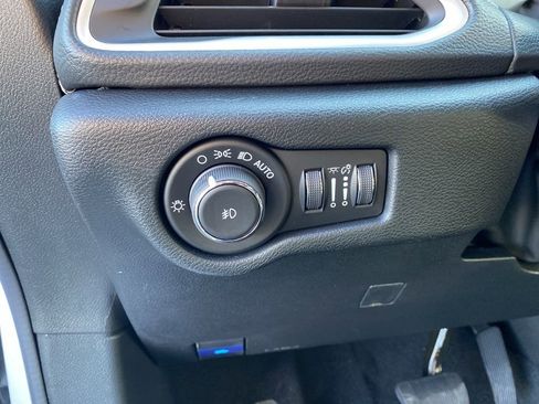 New 2026 Chrysler Pacifica Select image 14