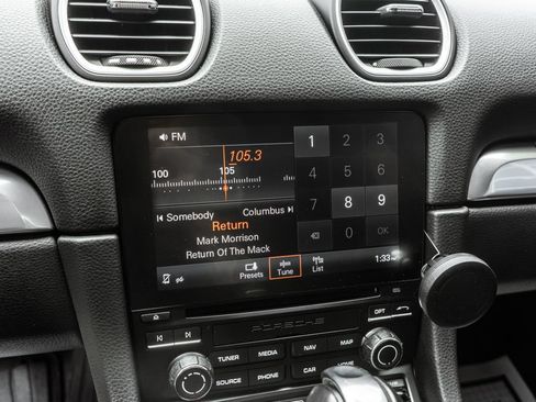 Used 2018 Porsche 718 Cayman RWD image 17