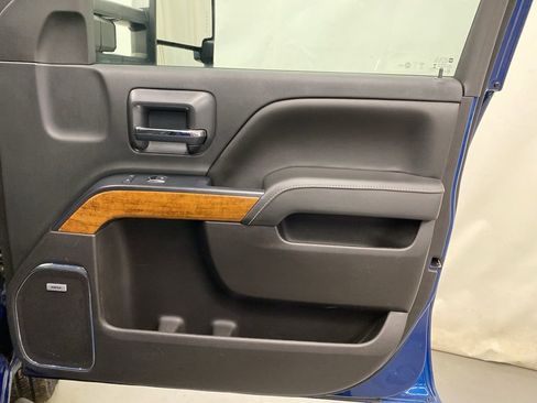 Used 2017 Chevrolet Silverado 3500 High Country image 11