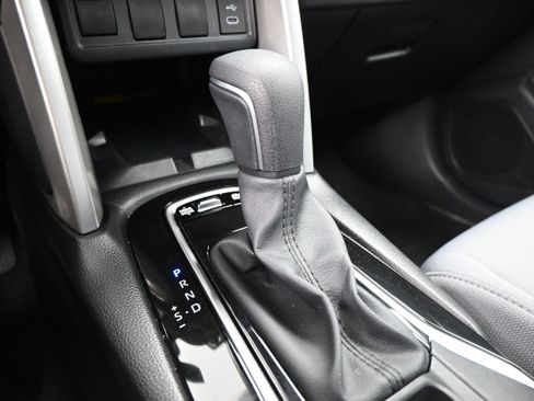 Certified 2025 Toyota Corolla Cross SE image 15