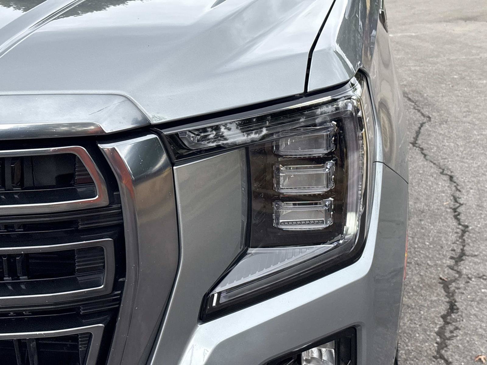 Used 2023 GMC Yukon XL AT4 AWD/4WD image 11