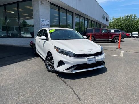 Used 2023 Kia Forte LXS FWD image 3