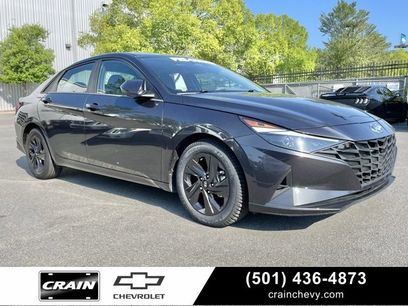 Used 2023 Hyundai Elantra SEL w/ Preferred Accessory Package