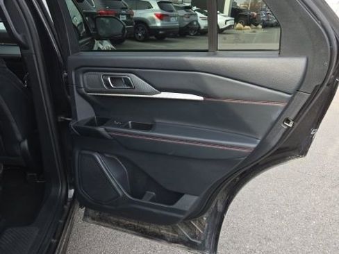 Used 2025 Ford Explorer ST-Line image 27
