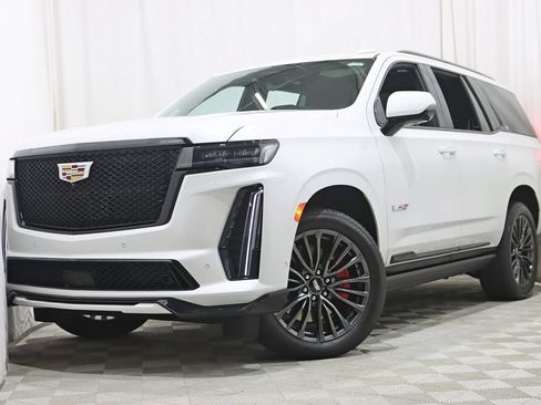 Used 2024 Cadillac Escalade V AWD/4WD image 7