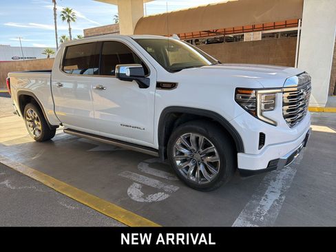 Used 2022 GMC Sierra 1500 Denali w/ Denali Reserve Package image 3