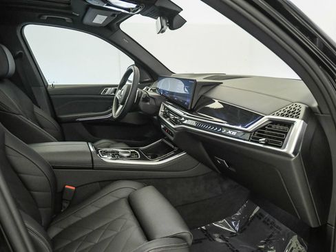 Used 2025 BMW X5 sDrive40i w/ M Sport Package RWD image 15