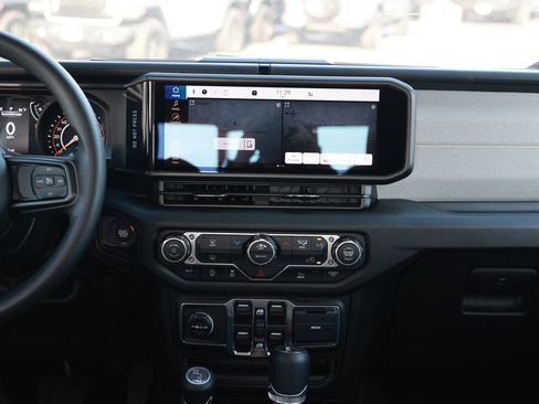 New 2026 Jeep Gladiator Sport AWD/4WD image 24