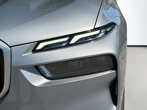 Used 2024 BMW X7 xDrive40i image 9