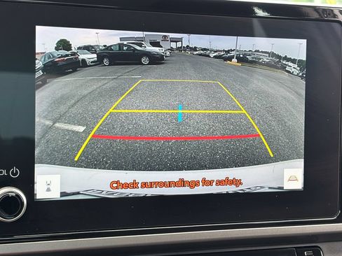 Used 2025 Toyota Camry LE FWD image 33