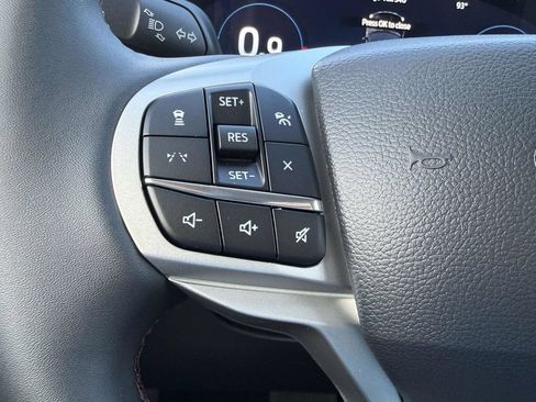 New 2026 Ford Explorer Active RWD image 18