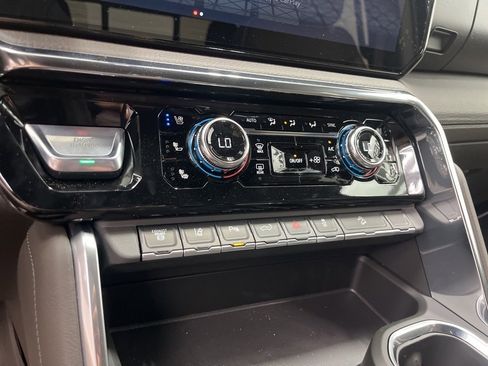 New 2026 GMC Sierra 2500 Denali w/ Denali Reserve Package image 16