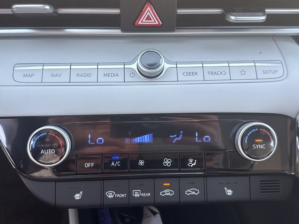 New 2026 Hyundai Elantra Limited FWD image 25