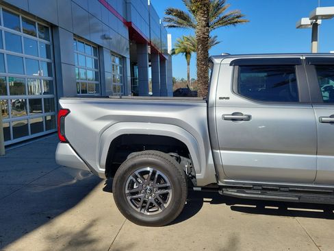Certified 2025 Toyota Tacoma SR5 image 6