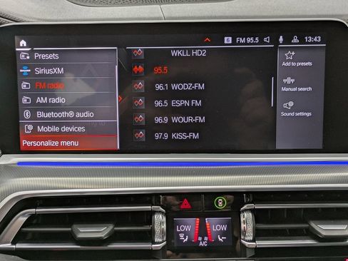 Used 2023 BMW X5 xDrive40i AWD/4WD image 39