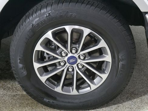 Used 2018 Ford F150 XLT w/ Equipment Group 302A Luxury AWD/4WD image 15