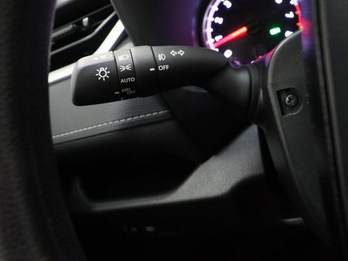 Used 2021 Toyota RAV4 XLE FWD image 25