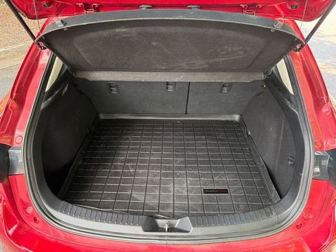Used 2018 MAZDA MAZDA3 Touring FWD image 18