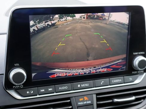 Used 2025 Nissan Altima 2.5 SV FWD image 5