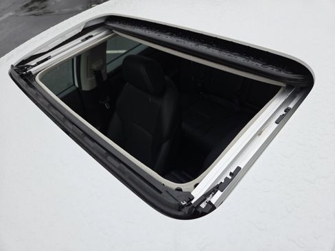 Used 2024 Honda Accord EX-L image 4