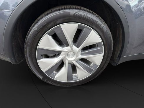 Used 2020 Tesla Model Y Long Range image 23