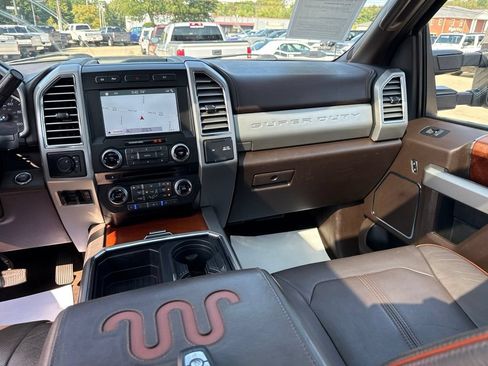 Used 2017 Ford F250 King Ranch w/ King Ranch Ultimate Package AWD/4WD image 11