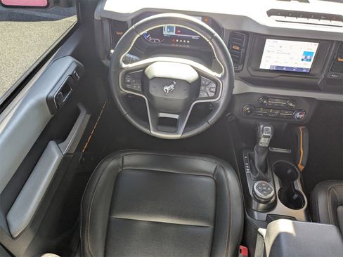 Used 2023 Ford Bronco Badlands w/ Sasquatch Package image 17