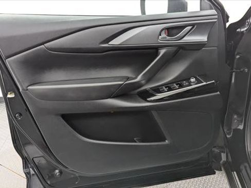 Used 2023 MAZDA CX-9 Touring image 13