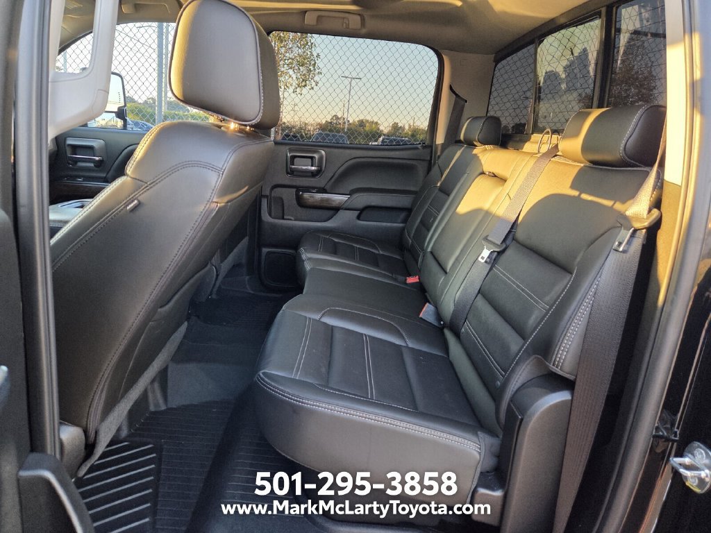 Used 2018 GMC Sierra 2500 Denali w/ Duramax Plus Package AWD/4WD image 9