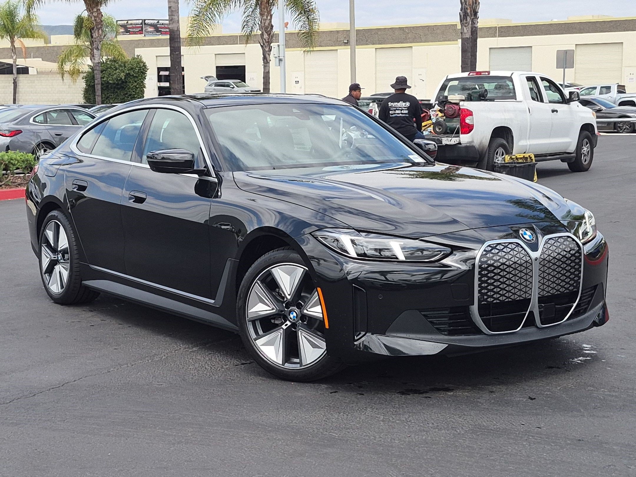 New 2026 BMW i4 eDrive40 w/ Parking Assistance Package RWD image 2