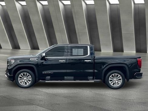 Used 2024 GMC Sierra 1500 Denali w/ Technology Package AWD/4WD image 6
