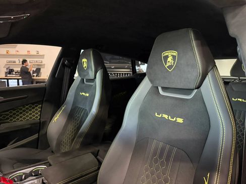 Used 2024 Lamborghini Urus Performante AWD/4WD image 29